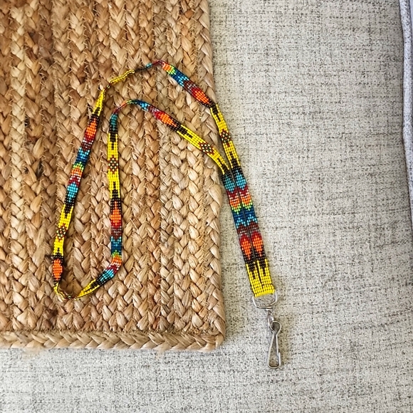 Huichol Handmade Colorful Beaded Art Key or Badge holder - Picture 3 of 6